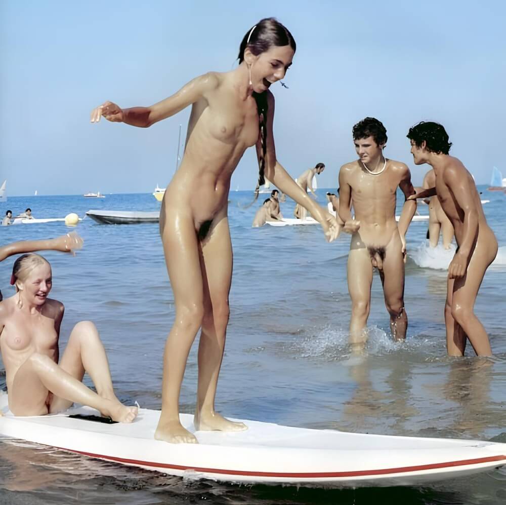 Retro naturism beautiful photos - Nudity is an expression of naturalness and sincerity