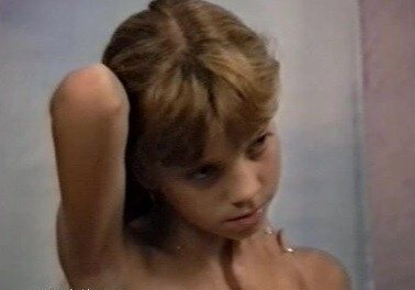 Naturistin: Julia Akt Dessous - Nudity is a part of life without shame