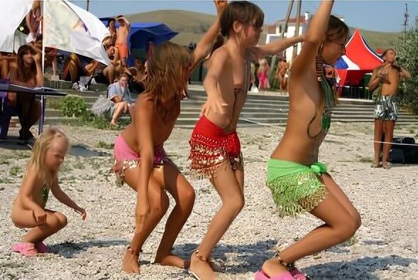 Premium Content 38 - Living freely and naturally is the dream of naturists