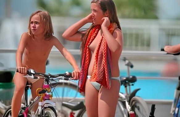 Water Locations Photo Set 3 - Family nudism in the 21st century