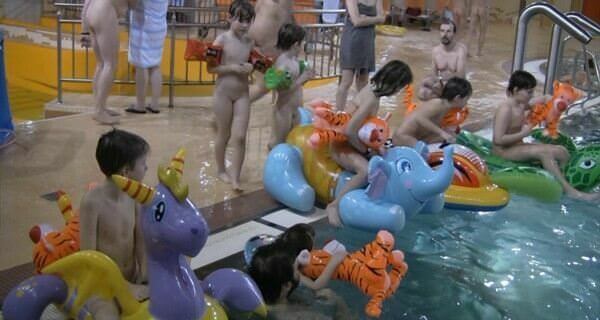 Indoor water runners 1 Full HD video - Freedom of choice allows one to be oneself and to be a naturist