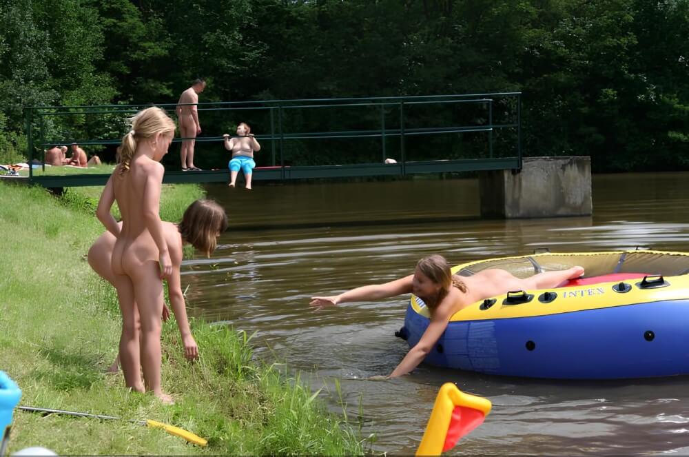 Naked Body gallery - Nudism and naturism encourage a love of nature and oneself