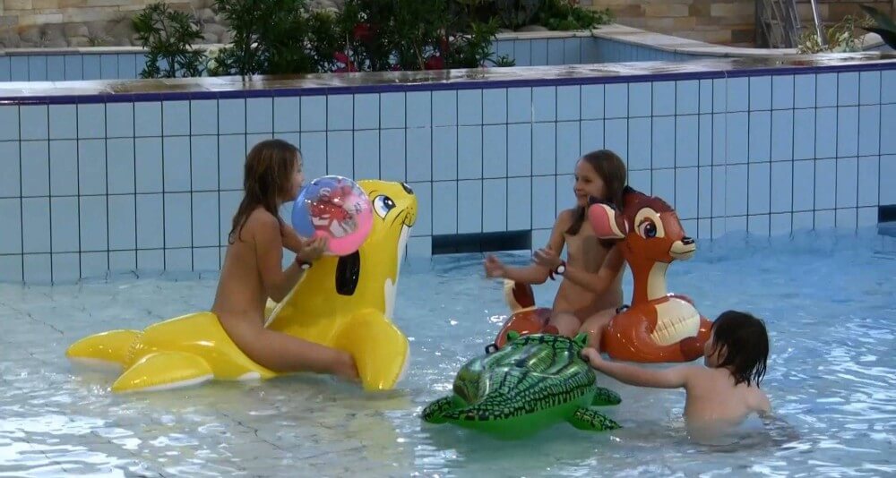 Aqua Extravaganza 1 Full HD - Lightheartedness and ease are characteristic features of the practice of nudism and naturism