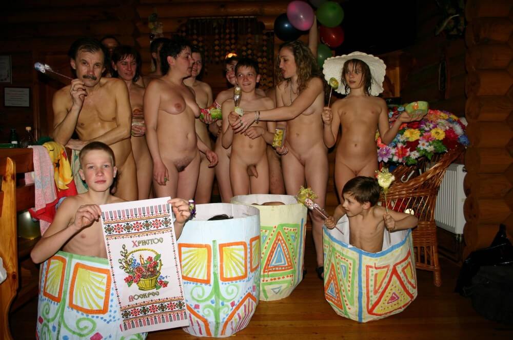 Easter Group Memories pics - Naturism teaches us to accept differences and imperfections without shame or insecurities