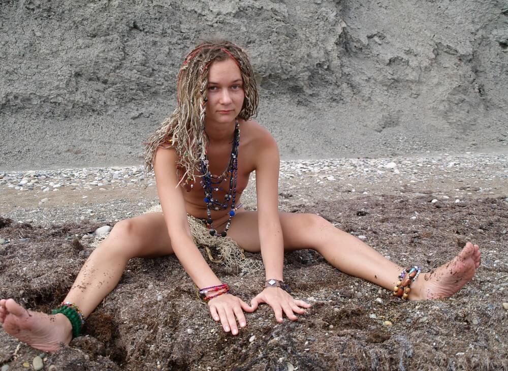 Naturists Rocky Stream Pixie Girls photos - Freedom of the body means equality for all