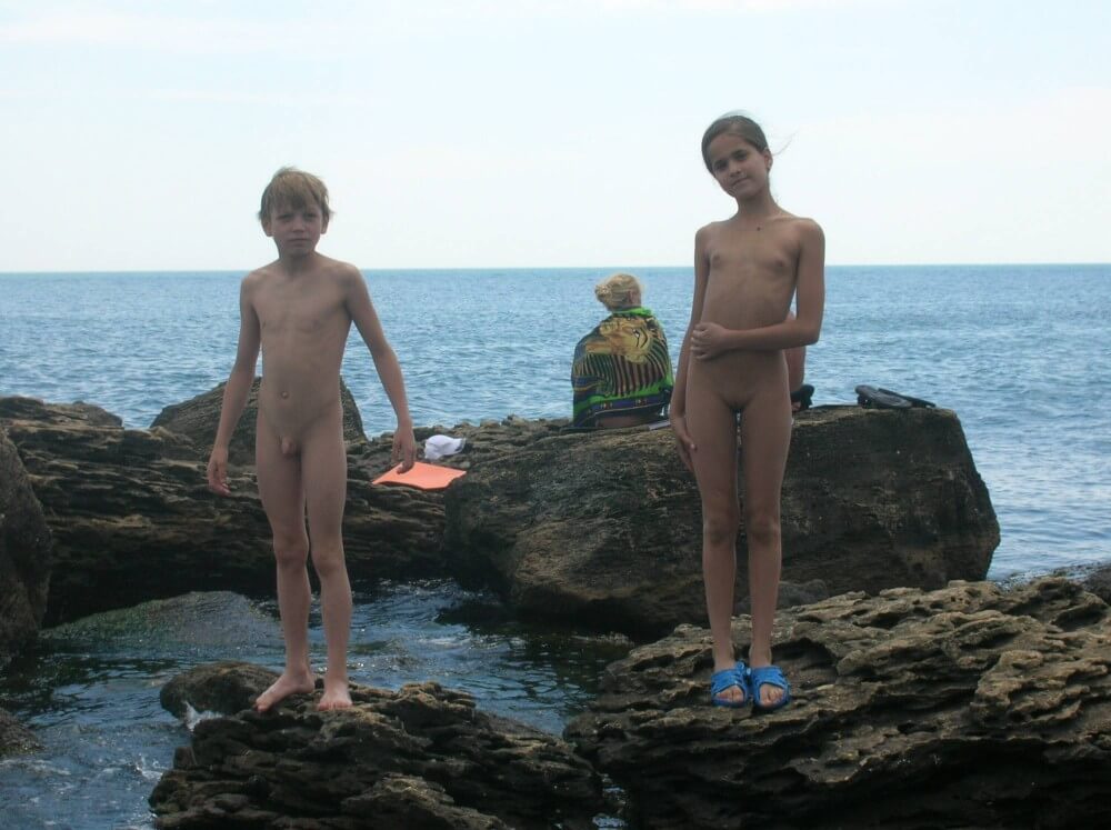 Beach Rocking Profile pics - Nature provides energy and inspiration for the practice of naturism and nudism