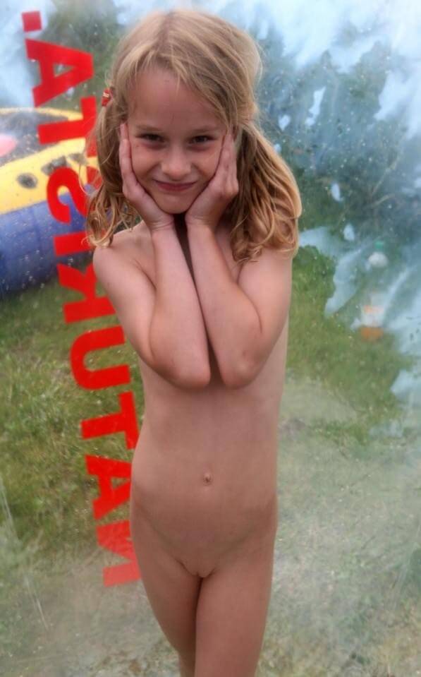 Outdoor nudist photography - Spontaneous Nudism Thrives