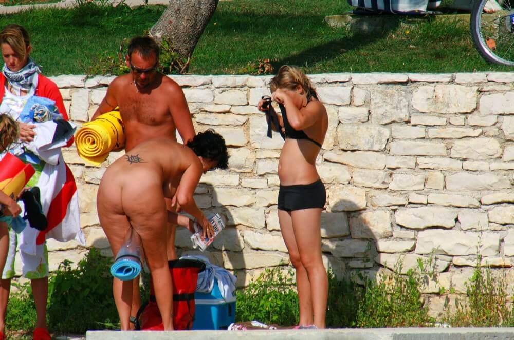 Ula FKK Sisters Day photo gallery - The body is a reflection of inner beauty and harmony in naturism and nudism
