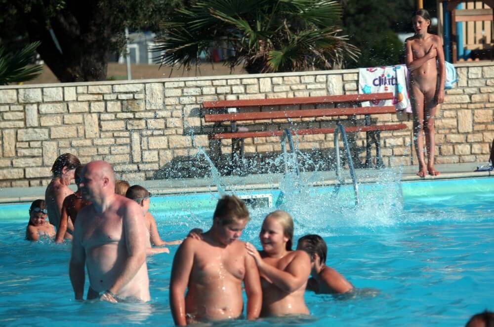 Naturist Pool Girls Profile pics - Naturism promotes health of mind and body