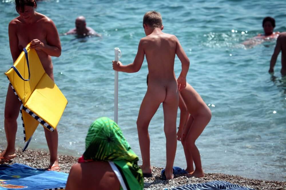 Water Camp pics - Spontaneous Nudism Thrives