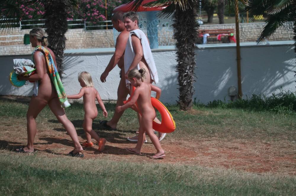Naturist Family Movement pics - The practice of naturism promotes inner harmony and peace