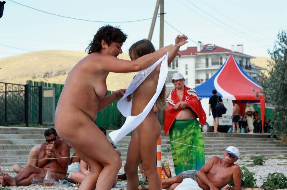 Presenting Mini Awards photos - Nudity is a part of life without shame