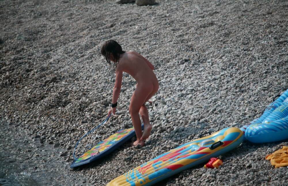 Naturist Surf Board Glides pics - We are naked in the bosom of nature