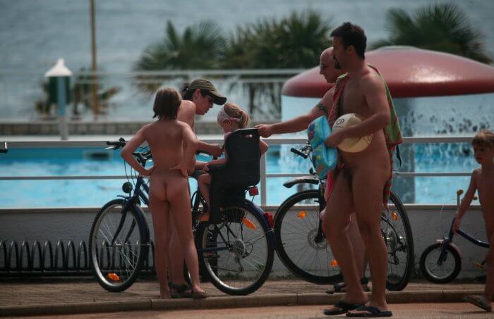 Freedom on two wheels: how cycling and hiking enrich the lives of nudists - Unrestricted freedom as the core value of nudism