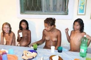 Family Events Pictures # 1 - Nudism helps you get rid of insecurities and clothes