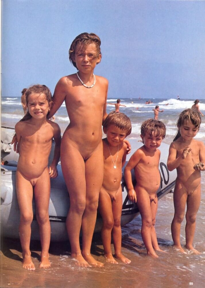 Jung und Frei Nr 2 - The entire upper aristocracy practiced nudism