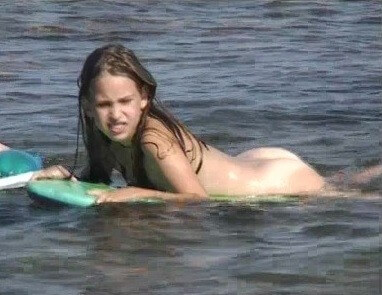 Naturistin: Julia and Hanna Am Meer - Nudity helps one better understand oneself and ones feelings