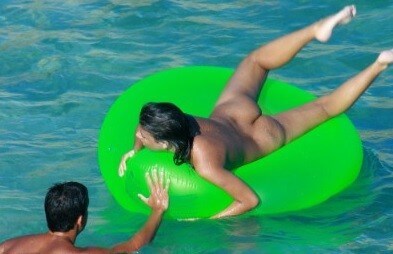 Hot Day Beach Walkers gallery - Naturism enthusiasts around the world