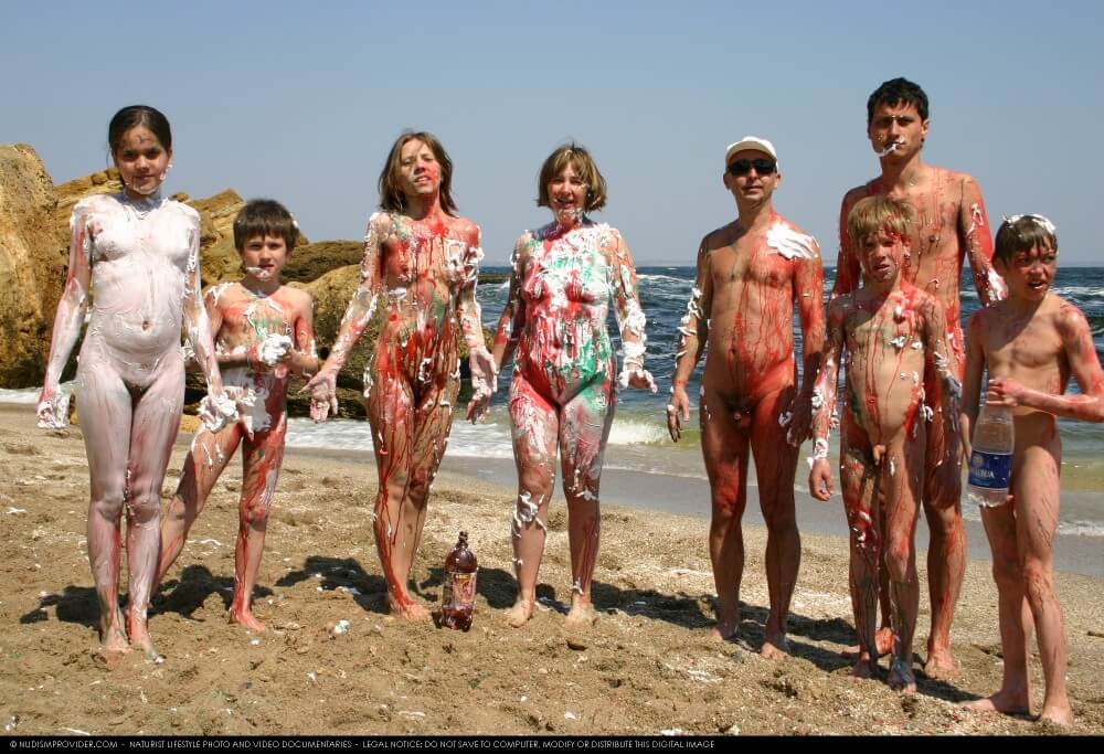 Naturism photo gallery # 58 - Naturists value tranquility and peace