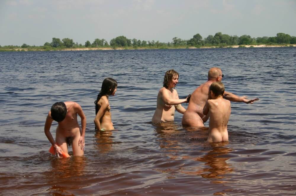 Kiev Water-Front Bathing pics - A person without clothes is closer to nature