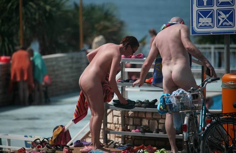 Pool Arrivals and Departures pics - A closed community of naturists