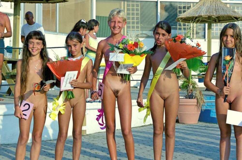 Beauty contest FR photos - Nudism reduces self-consciousness