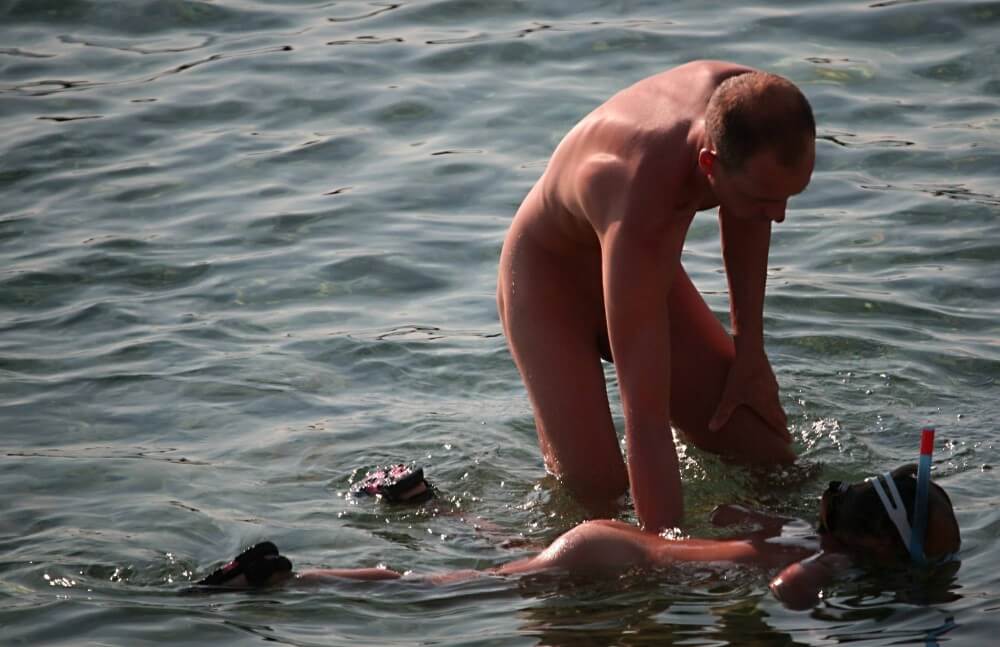 Father Floats His Daughter pics - Naturism is based on love for oneself and nature