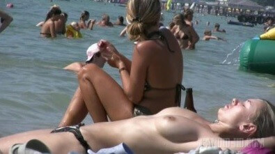 Sun Worshippers 1 - Support and mutual understanding are important in the nudism movement