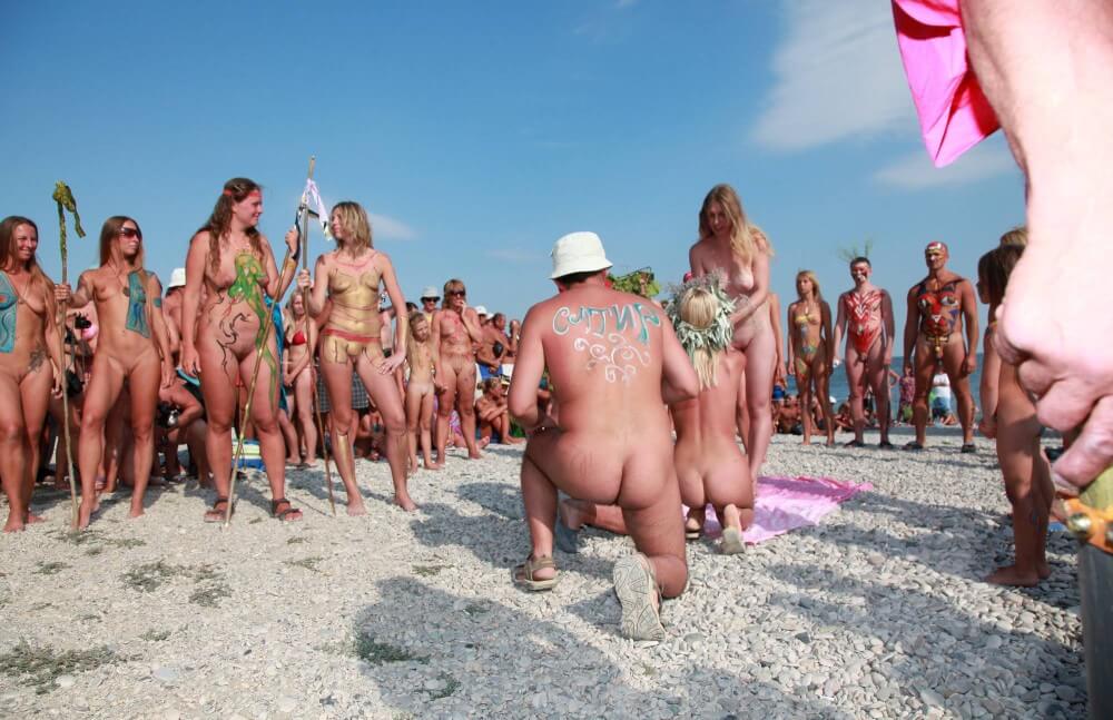 Naturist Boy Sun Warrior pics - Many beautiful people without clothes