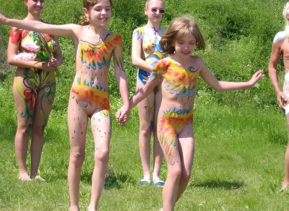Naturism photo gallery # 29 - The concept of being without clothes
