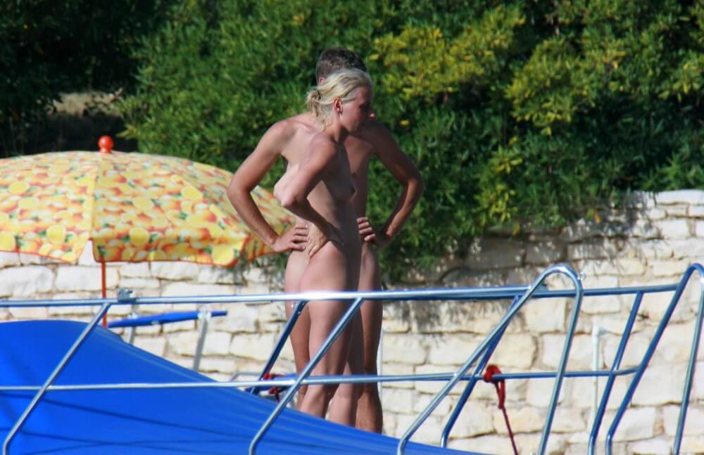 Casual Beachside Strolling pics - Living in harmony and tranquility is the goal of naturists