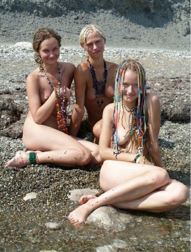 Naturism photo gallery # 49 - Completely naked people on planet Earth