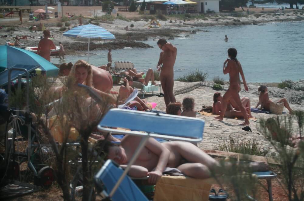 Nuda Beach Wide Outlook pics - Nudity in naturism is an expression of respect for oneself and the world around us
