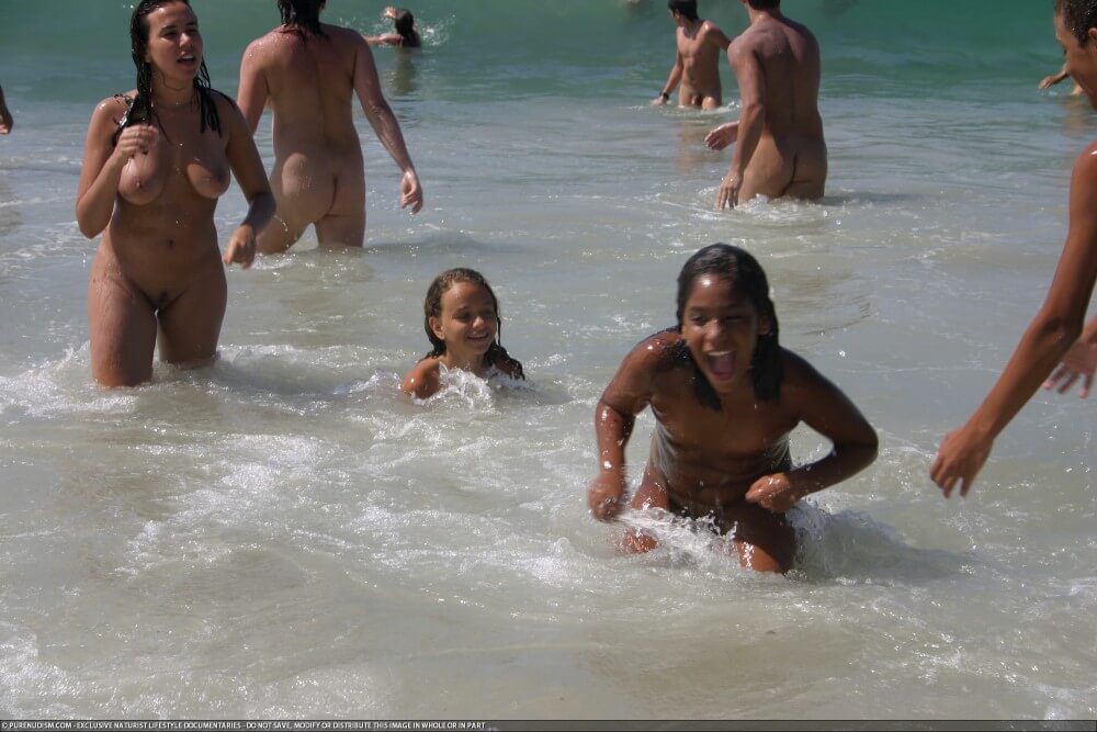 Brazil naturism photo set 4 - Naturism and society