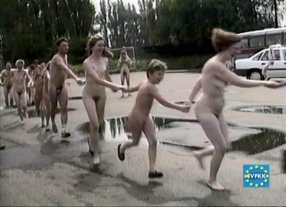 Helios Natura: Tutti-Frutti Nudie - Eurovid FKK - Self-confidence helps naturists achieve their goals