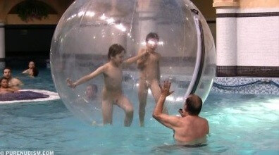 Aquatic Park Zone 1 - Freedom and harmony in the practice of nudism and the naturist movement